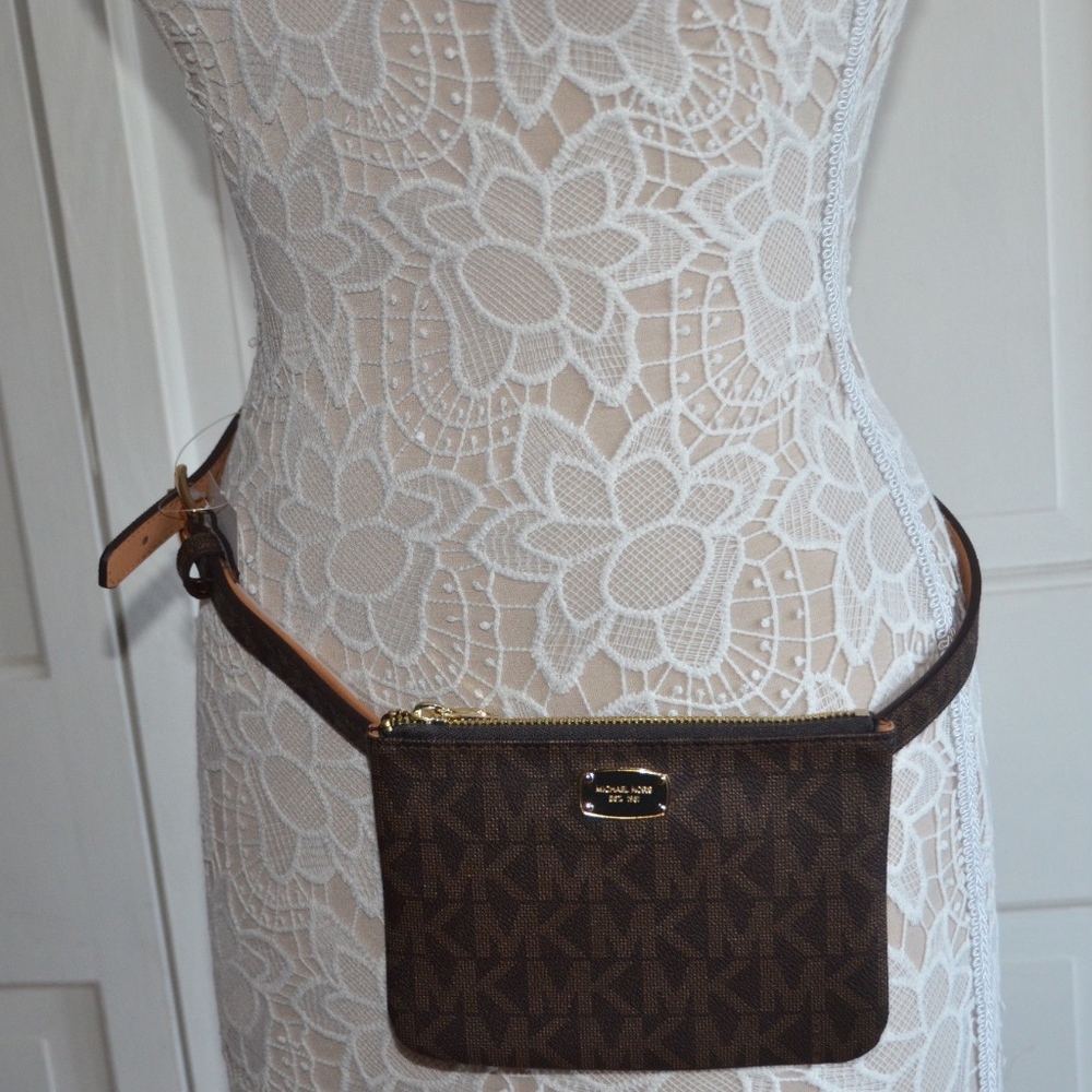 Michael Kors Fanny Bag Size Medium Chocolate